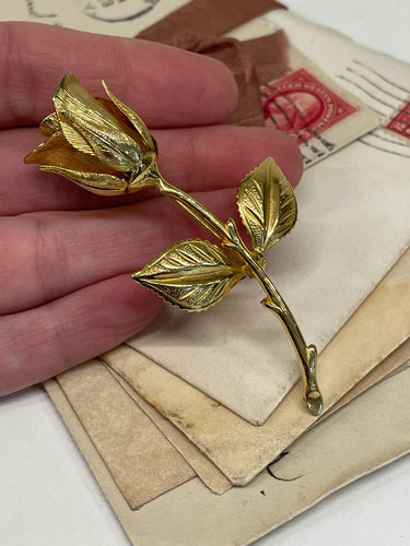 1960’s Gold Rose Brooch Devil's Details